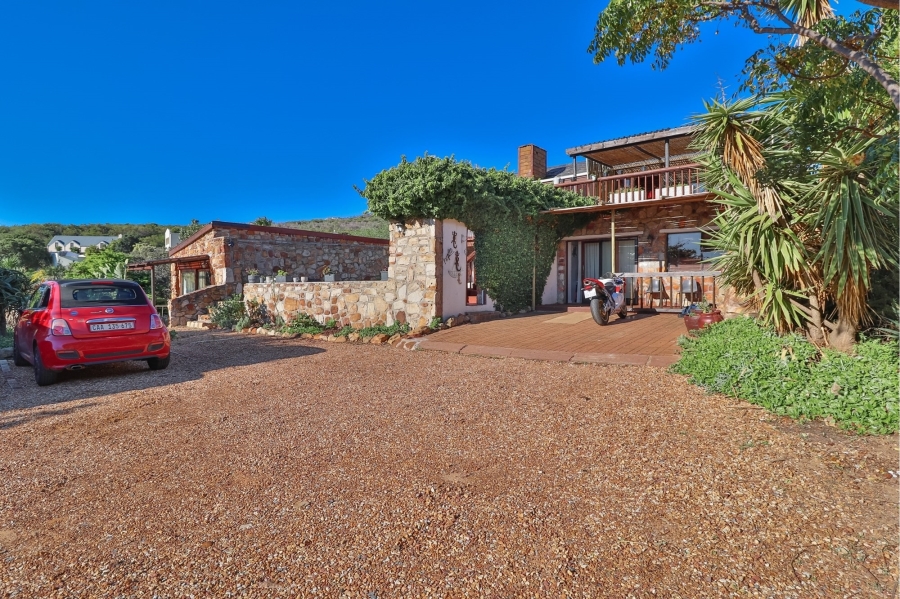 6 Bedroom Property for Sale in Capri Western Cape